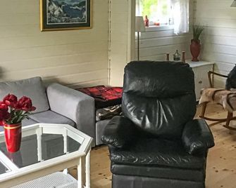 2 bedroom stunning home in Flekkefjord - Flekkefjord - Stue