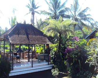Puri Agung Inn - Sidemen - Patio