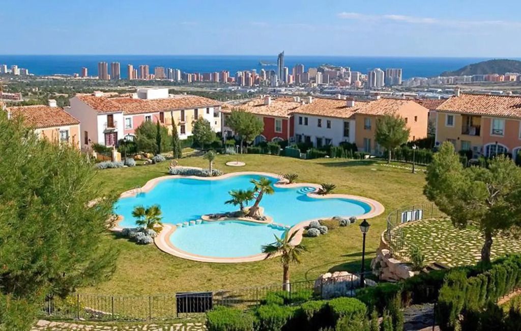 Sierra Cortina Resort - בנידורם - בריכה