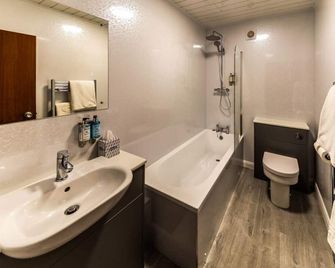 The Boars Head Hotel - Burton upon Trent - Bathroom