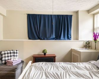 Charming 1 Bedroom Apt- Best Location Near Downtown Frederick & DC - Frederick - Bedroom