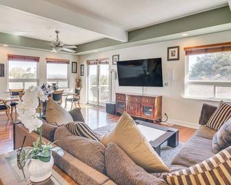 Home Close to Trails and Shopping in Thousand Oaks! - Newbury Park