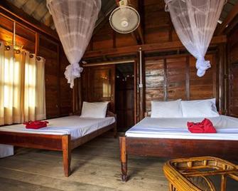Happy Elephant Bungalows - Koh Rong - Bedroom