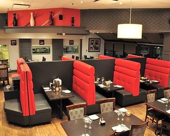 Quality Inn & Suites Brossard - Brossard - Restaurant