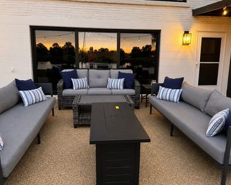 5 BR Lakefront retreat near Green River Lake and Campbellsville University - Campbellsville - Патіо