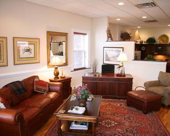 Perfect spot for a Weekend Getaway! - Annapolis - Living room