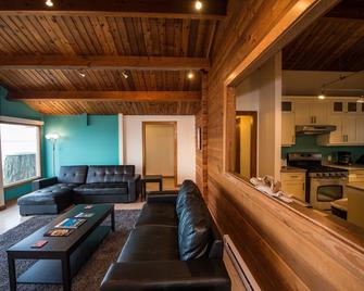 Ocean Resort - Campbell River - Oturma odası