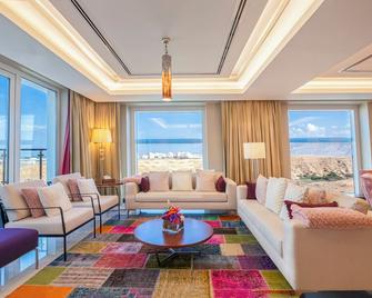 Crowne Plaza Muscat Ocec - Muscat - Obývací pokoj