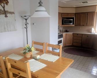 Kachina Pueblo, a great place to stay - Payson - Dining room