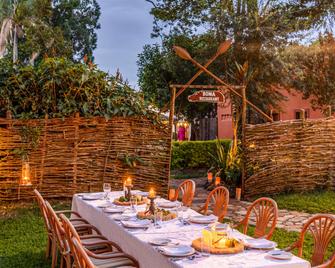 Fairmont Mara Safari Club - Aitong - Patio