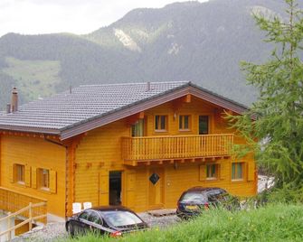 Spacious Chalet near Center of La Tzoumaz - Isérables - Bâtiment
