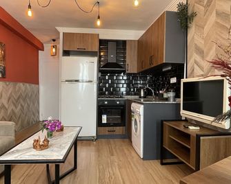 Beta Guesthouse - Antalya - Kitchen