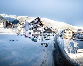 هوتل دي أرلبيرجيرين - لدالغين فريندلي - سانكت انطون ام ارلبرغ - مبنى