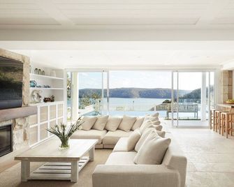 New Walter Barda Award Winning Home - Palm Beach - Living room