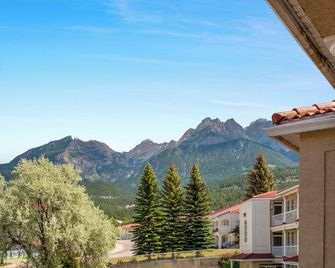 Mountain View Villas with Fairmont Creek Vacation Rentals - Fairmont Hot Springs