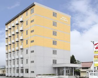 Best Inn Uozu - Uozu - Gebouw
