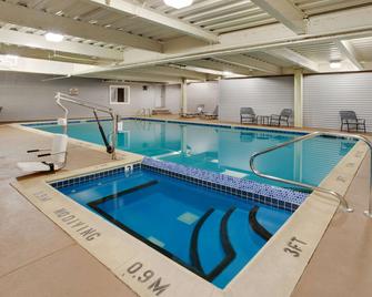 The Hotel Ojibway, Trademark Collection by Wyndham - Sault Sainte Marie (Michigan) - Piscina