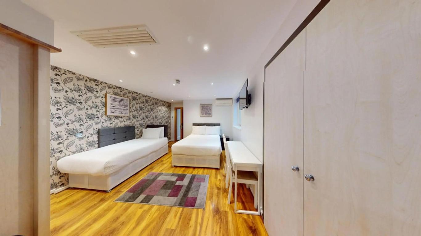 Hotel 82 London