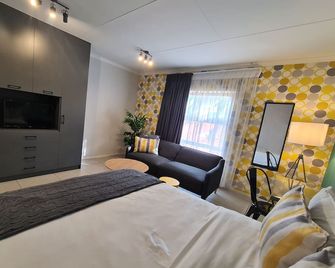 Mint Express Melrose View - Johannesburg - Bedroom