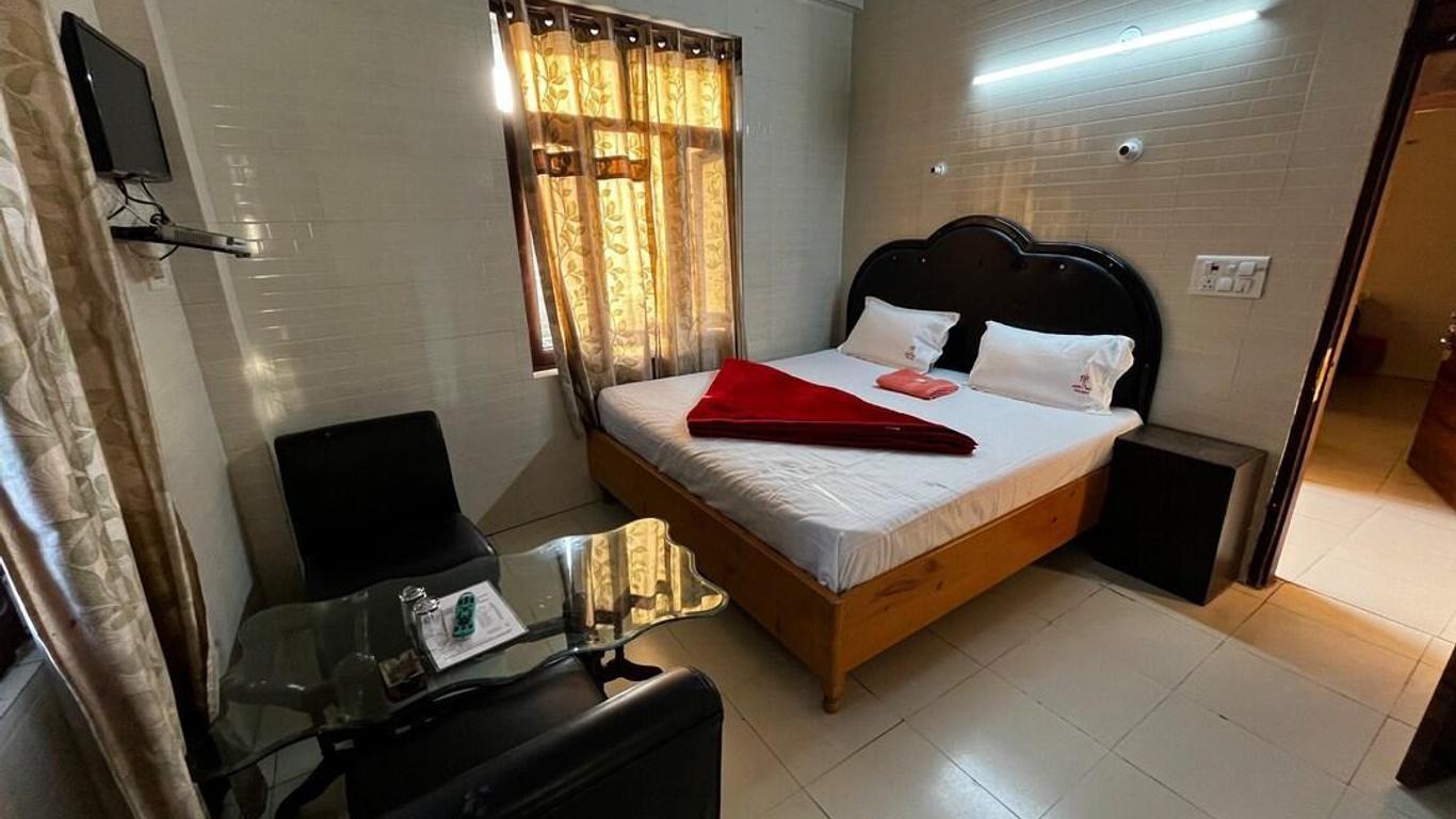 Hotel Raj Golden & Restaurant