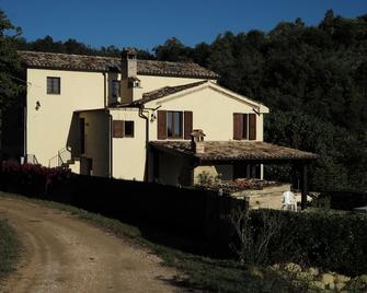 Country Villa With Private Pool, Shaded Verandah And Elevated Panoramic Views - Montelparo