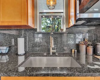 Downs By The River 2 Bedrooms 1 Bathroom - Prince Frederick - Küche