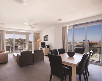Oaks Townsville Gateway Suites - Townsville - Bedroom