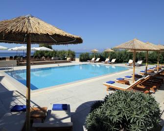 Costa Rossa Boutique Hotel - Adults Only - Lixouri - Bazén