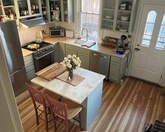 Grand Victorian in Charles Village - Baltimore - Kitchen