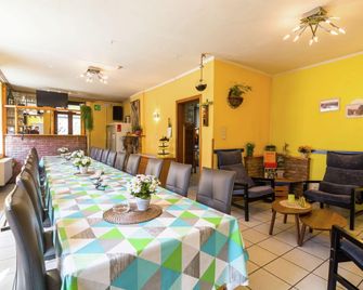 Lovely Holiday Home in Marcourt - Rendeux - Restaurant