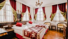 Mediterra Art Hotel - Antalya - Schlafzimmer