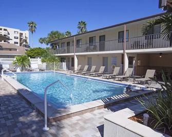 Siesta Sands Beach Resort - Sarasota - Piscina