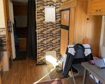 Class A motor home on large lot - Midland - Living room