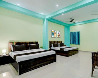 Rudraksh residency - Varanasi - Bedroom