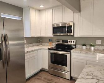 Rafton 2 Home - Grafton - Kitchen