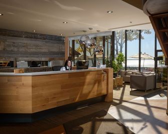 L'Auberge Du Lac St-Pierre - טרואה ריבייר - דלפק קבלה