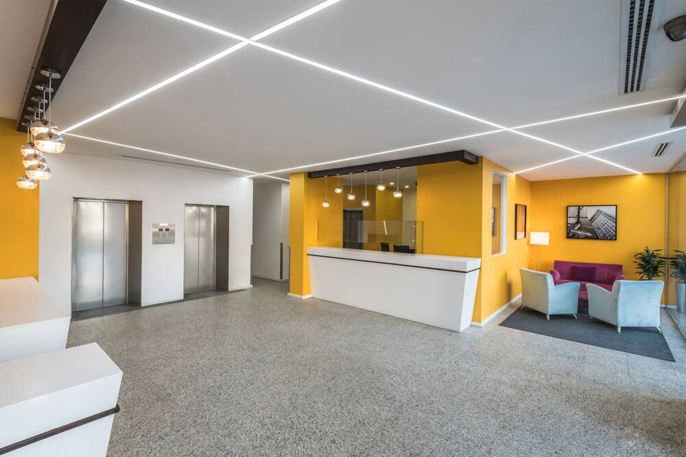 Oasis Hotel - Kuwait City - Front desk