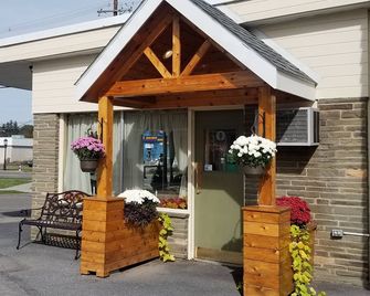 Canyon Motel - Wellsboro - Building