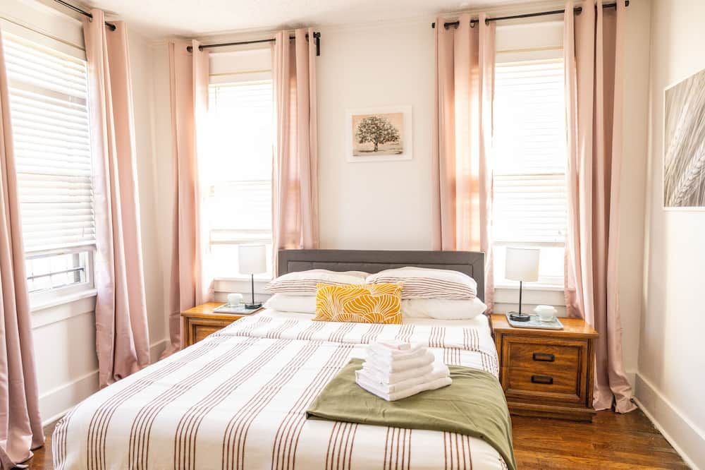 J Birds' Bungalow - ממפיס - חדר שינה