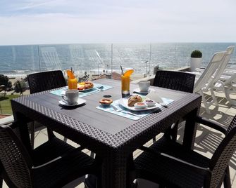 Cmb Guesthouse - Apulia - Balcón