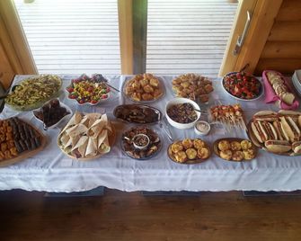 Kedros Village - Karpenísi - Buffet