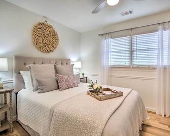 Walk to Dtwn Alpharetta: Modern Home w/ Fire Pit - Alpharetta - Bedroom