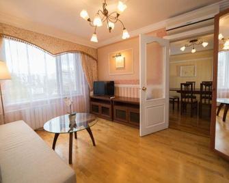Dvina Hotel - Arkhangelsk - Wohnzimmer