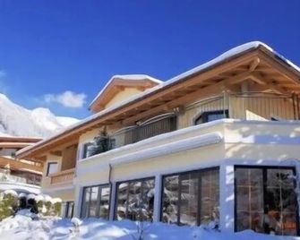 Hotel Garni Forelle - Tux - בניין