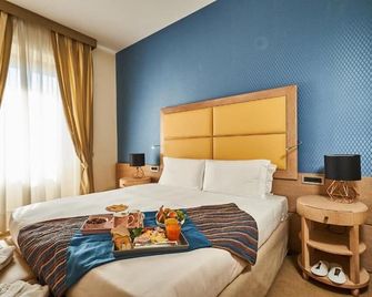 Hotel Astoria - Biella - Schlafzimmer