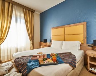 Hotel Astoria - Biella - Schlafzimmer