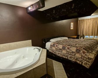 General Bragg Inn & Suites Chickamauga - Chickamauga - Habitación