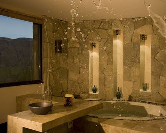 Loi Suites Chapelco Hotel - San Martín de los Andes - Baño