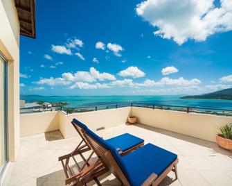 Pinnacles - Airlie Beach - Balcony