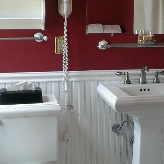 Bathroom view of Connor Hotel